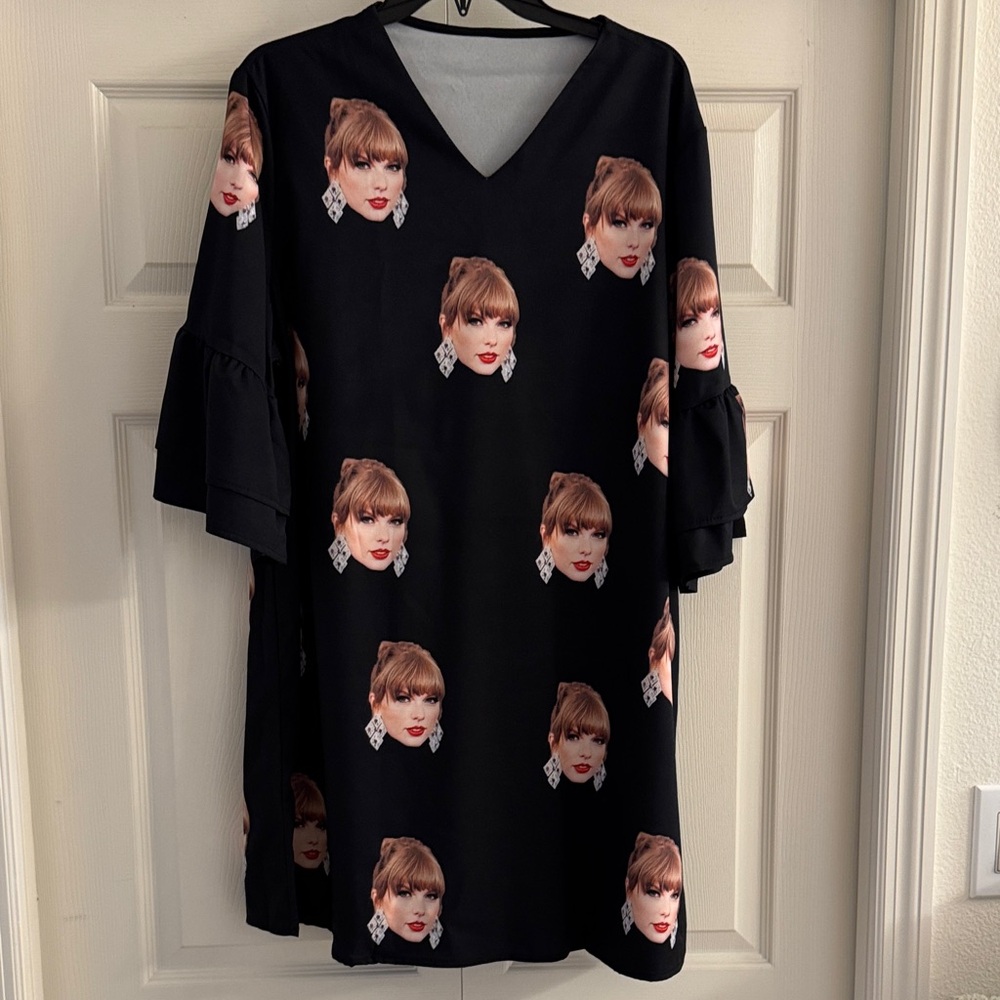 Black Taylor Swift Face Shift Dress Bell Sleeve Large L
